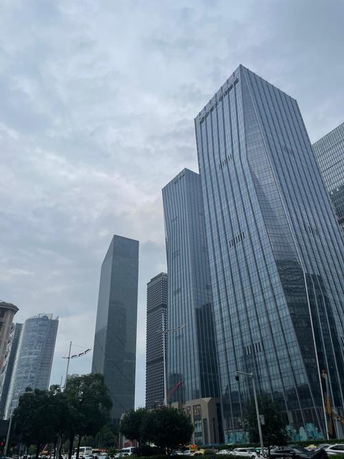 玻璃迷宫里的白日梦 我的写字楼之旅